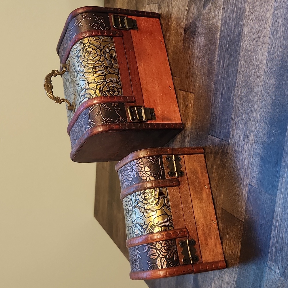 Vintage Style Set Of Decorative Storage Container Chests - Picture 2 of 15